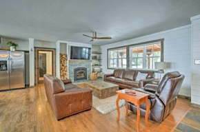 Cozy McCall Home with Hot Tub Walk to Payette Lake!